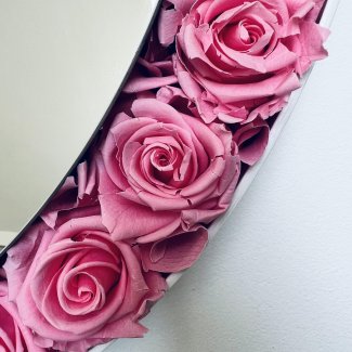 zrkadlo s ružami detail