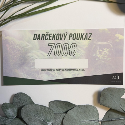 700 EUR